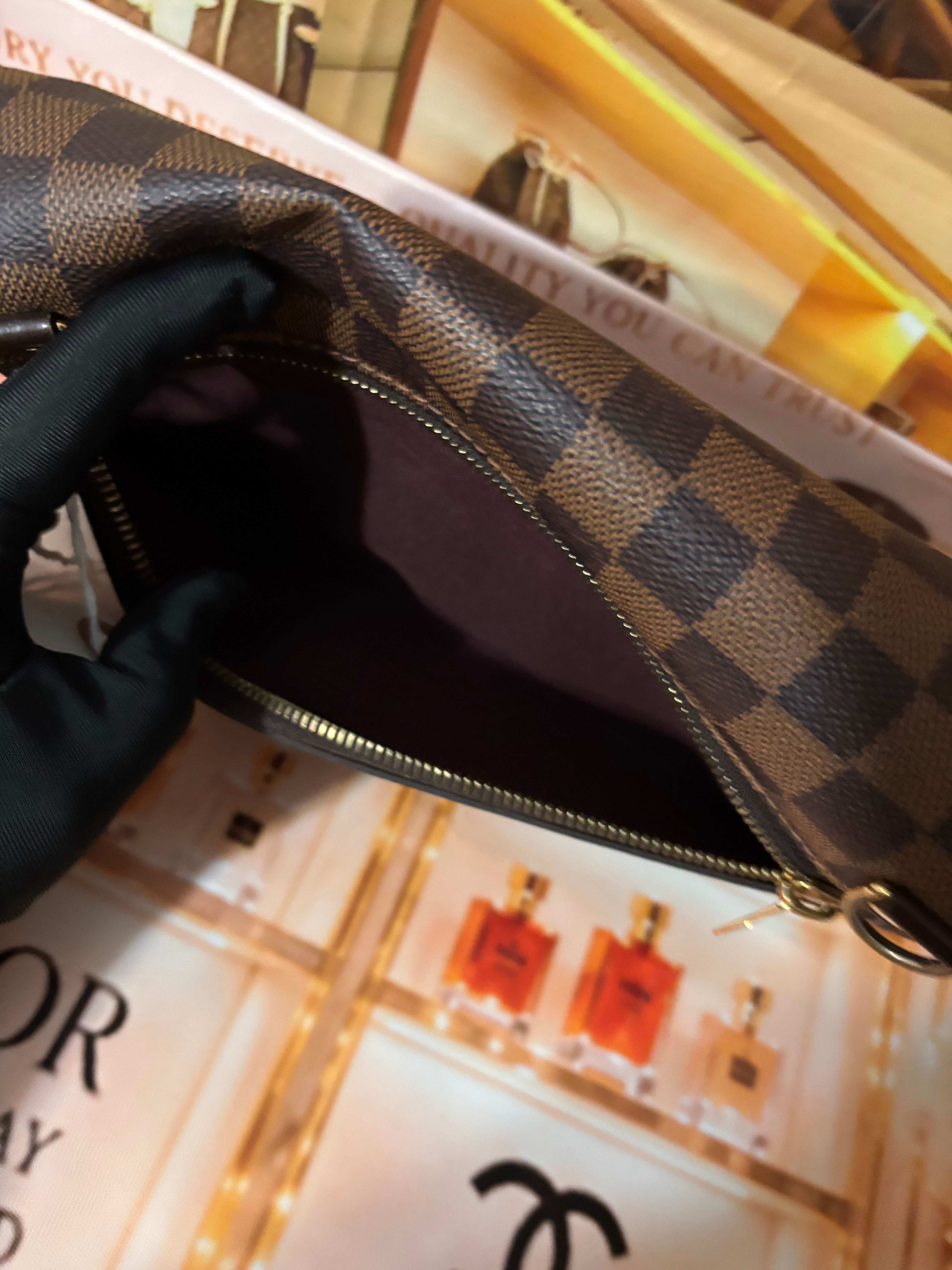 LV Damier Sling - Image 8
