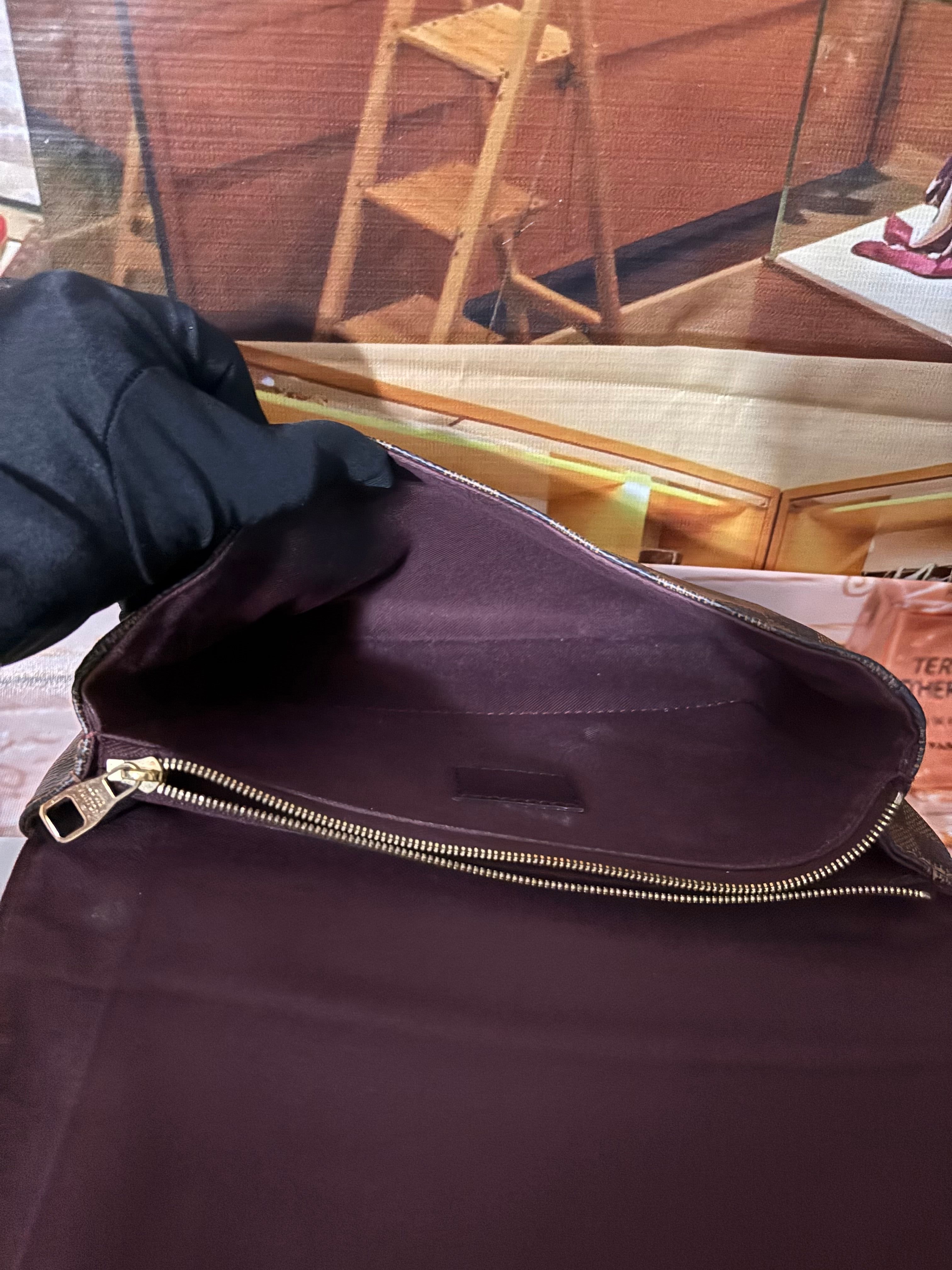 LV Damier Sling - Image 10