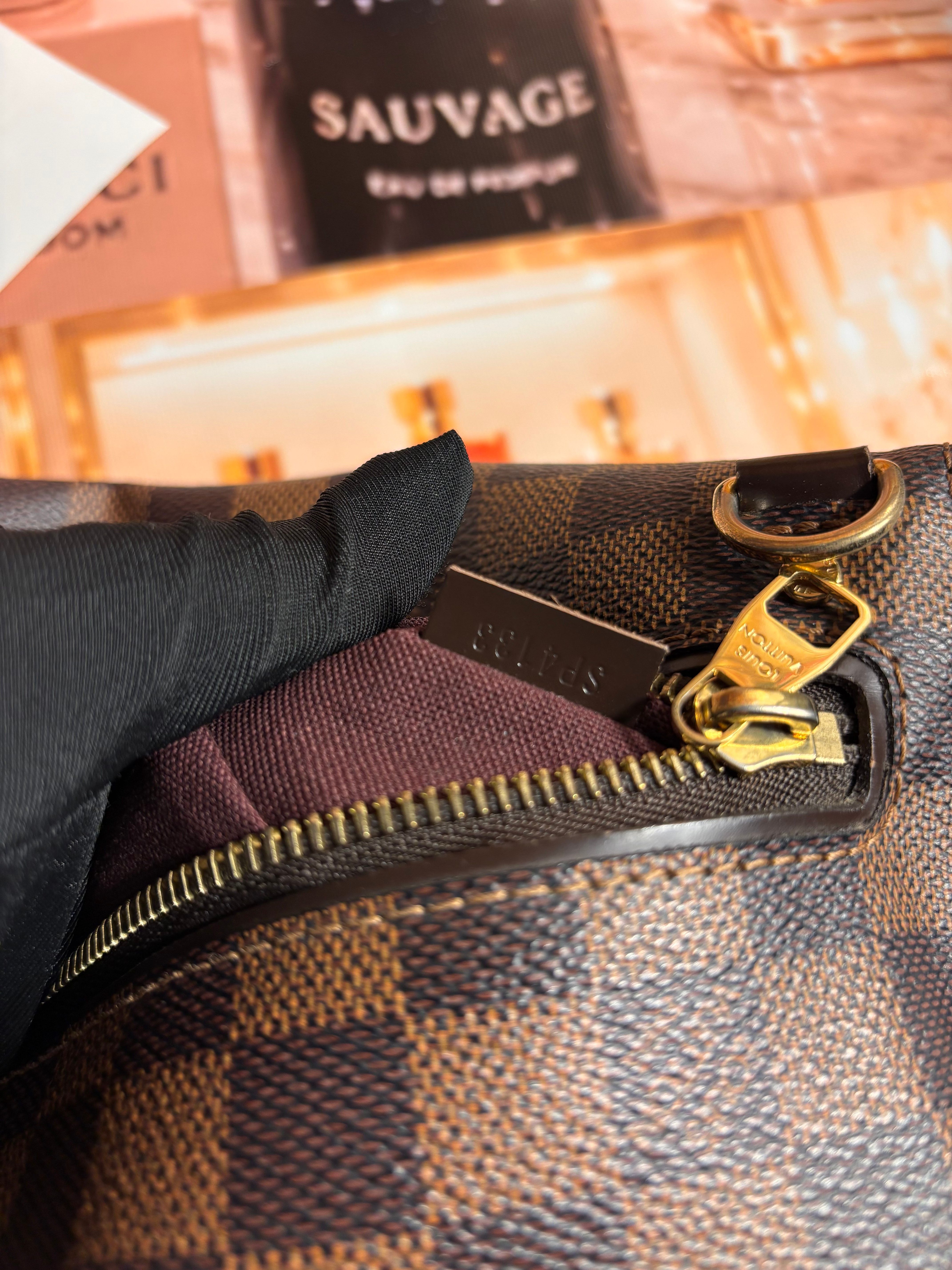 LV Damier Sling - Image 13