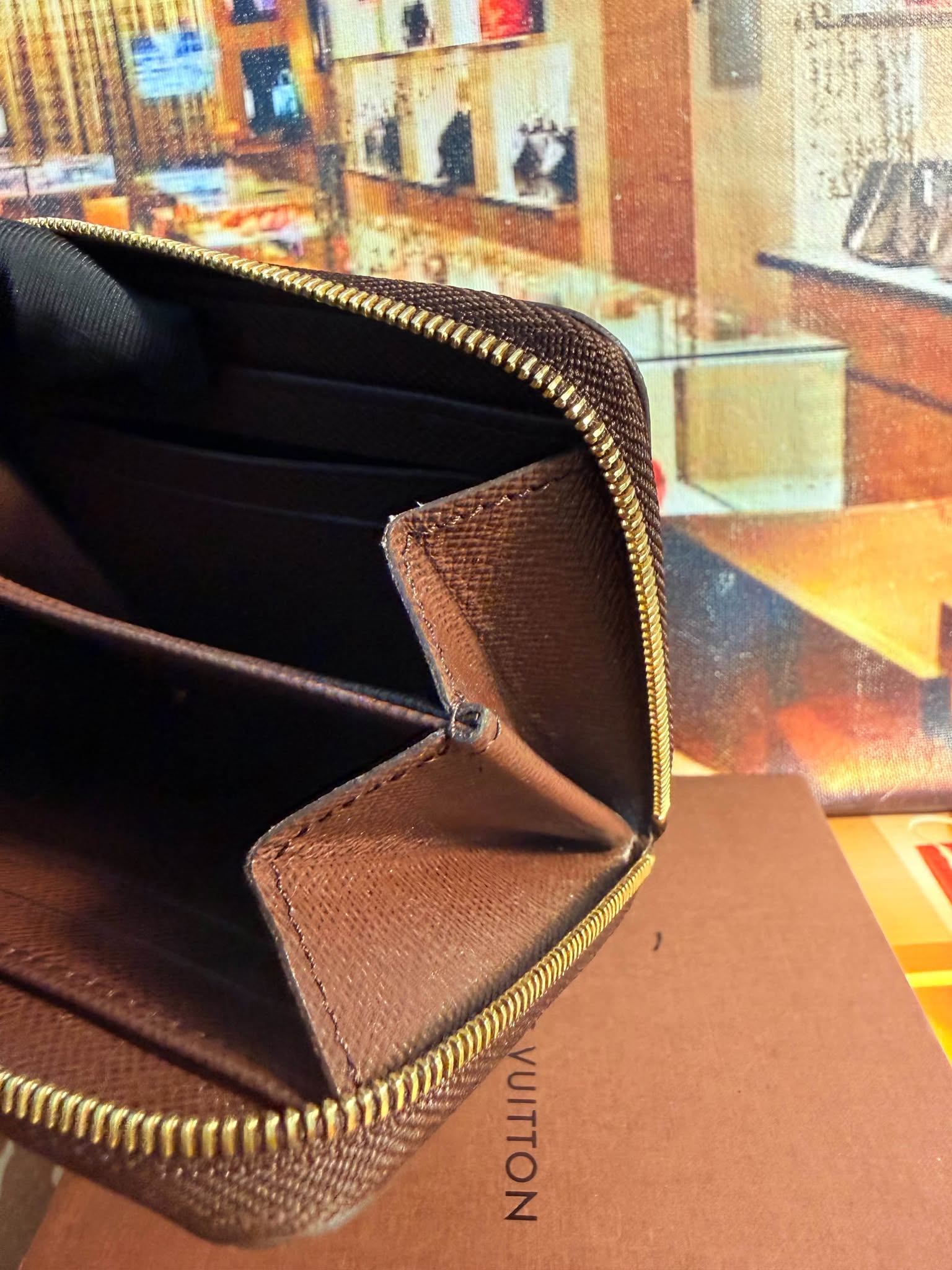 LV COMPACT WALLET - Image 7